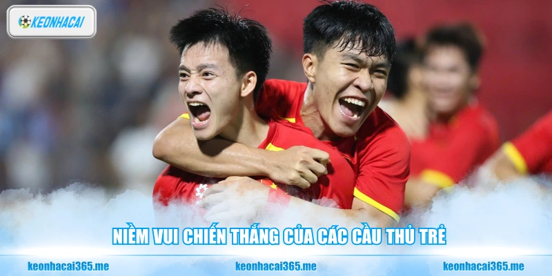 Niềm vui chiến thắng của các cầu thủ trẻ